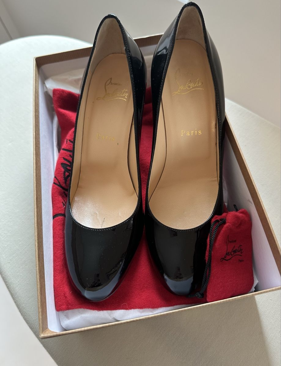 Christian Louboutin Damenschuhe: Christian Louboutin Simple Pump Grösse 38 – Gebraucht aus Port von Sunnyluxe