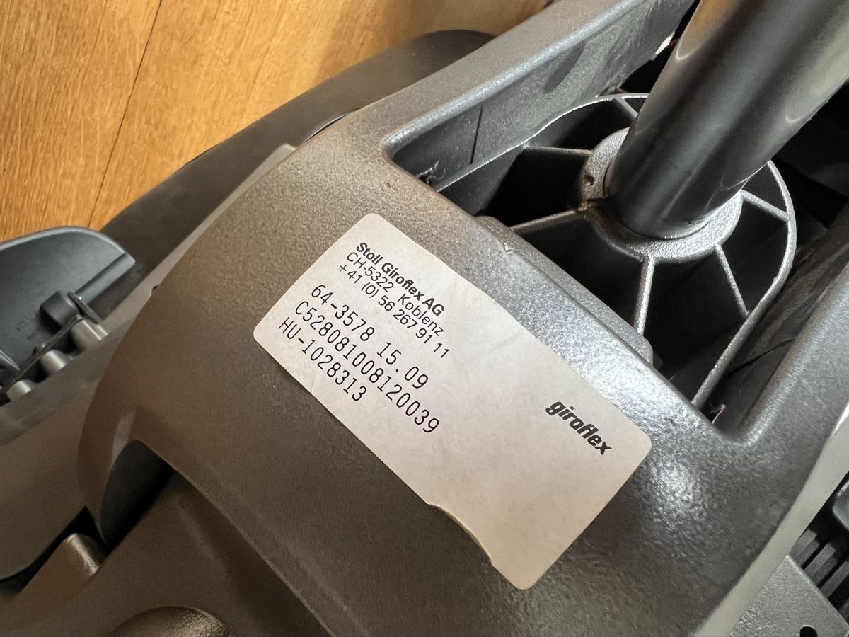 Giroflex Sedie: GIROFLEX 64 Burostuhl Schwarz – Usato da Schaffhausen venduto da vandemonian 2