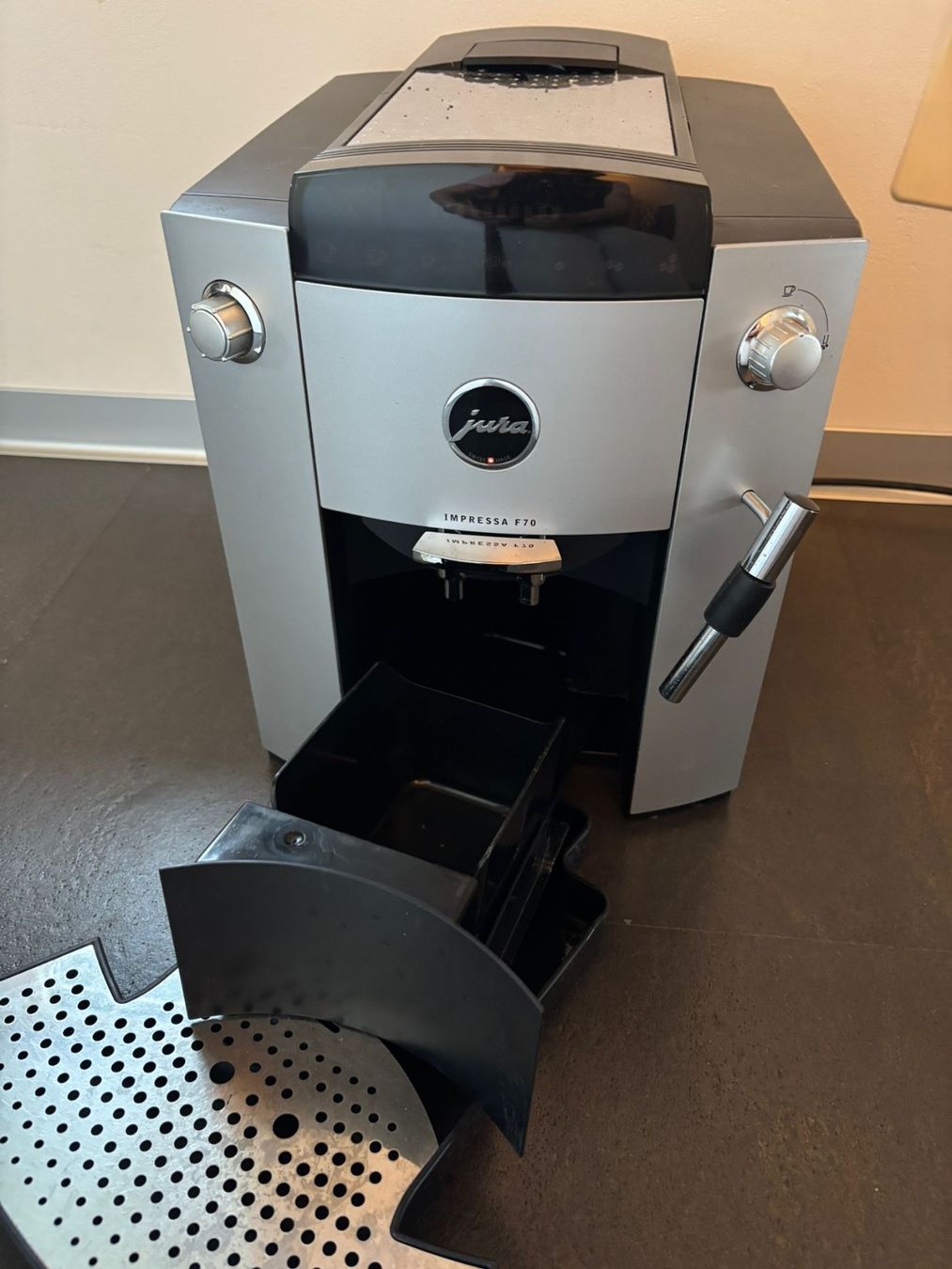 Jura Kaffeemaschinen & Espressomaschinen: Jura Impressa F 70 – Gebraucht aus Gunzwil von Flugzeug0 2
