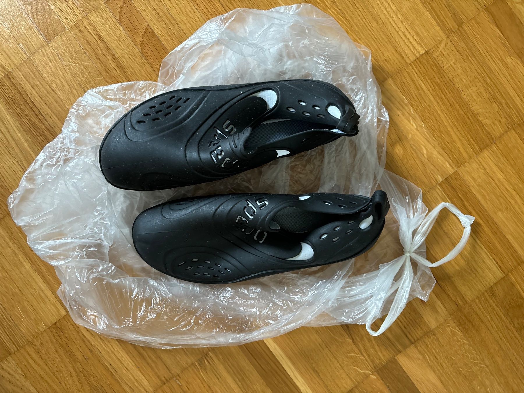Speedo Scarpe da uomo: Badeschuhe Speedo – Usato da Winterthur venduto da Sunshine143 3