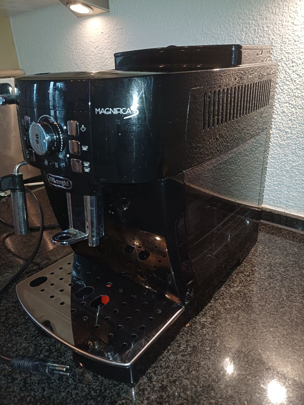 De'Longhi Macchine per caffè & Macchine per espresso: Kaffemaschine Delonghi Magnifica S – Nuovo (secondo la descrizione) da Bülach venduto da pap_cc7p