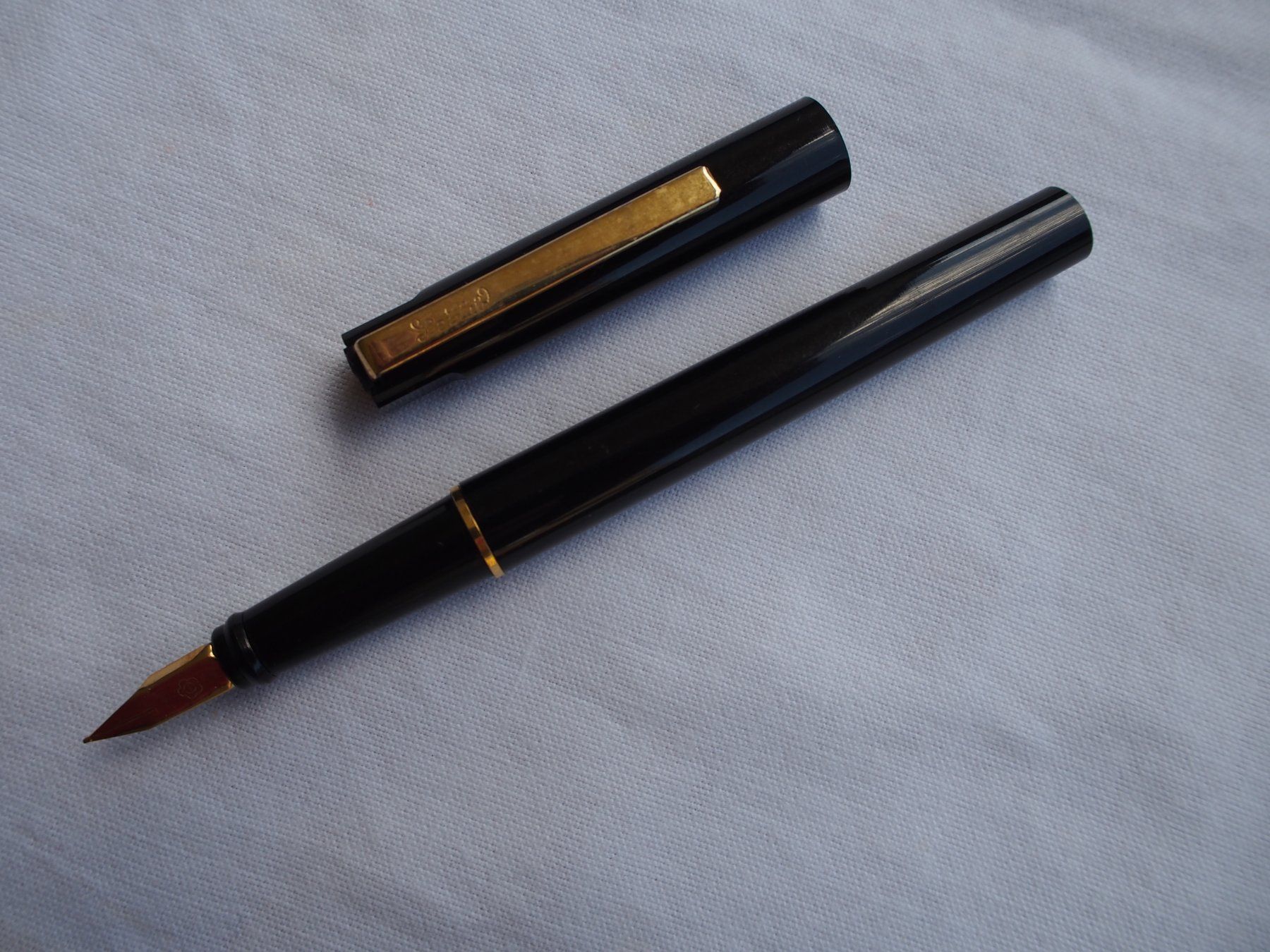 Penna & Evidenziatori: Stylo plume. 1980/90 – Usato da Meyrin venduto da SRkaem 2