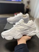New Balance 9060 Triple White taille 44