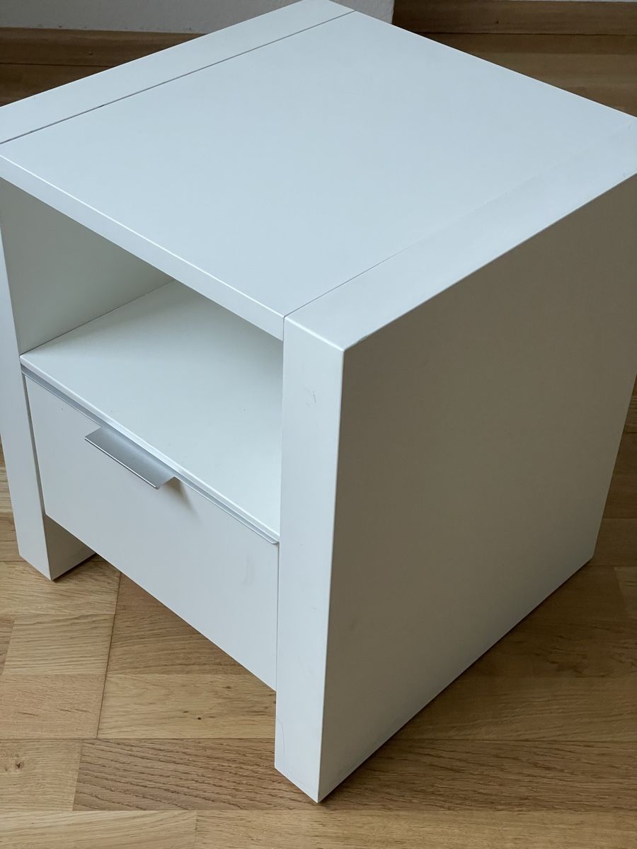 Nachttische: White Bedside Table - Stylish Nightstand with Drawer! – Gebraucht aus Binningen von Viriatus 1