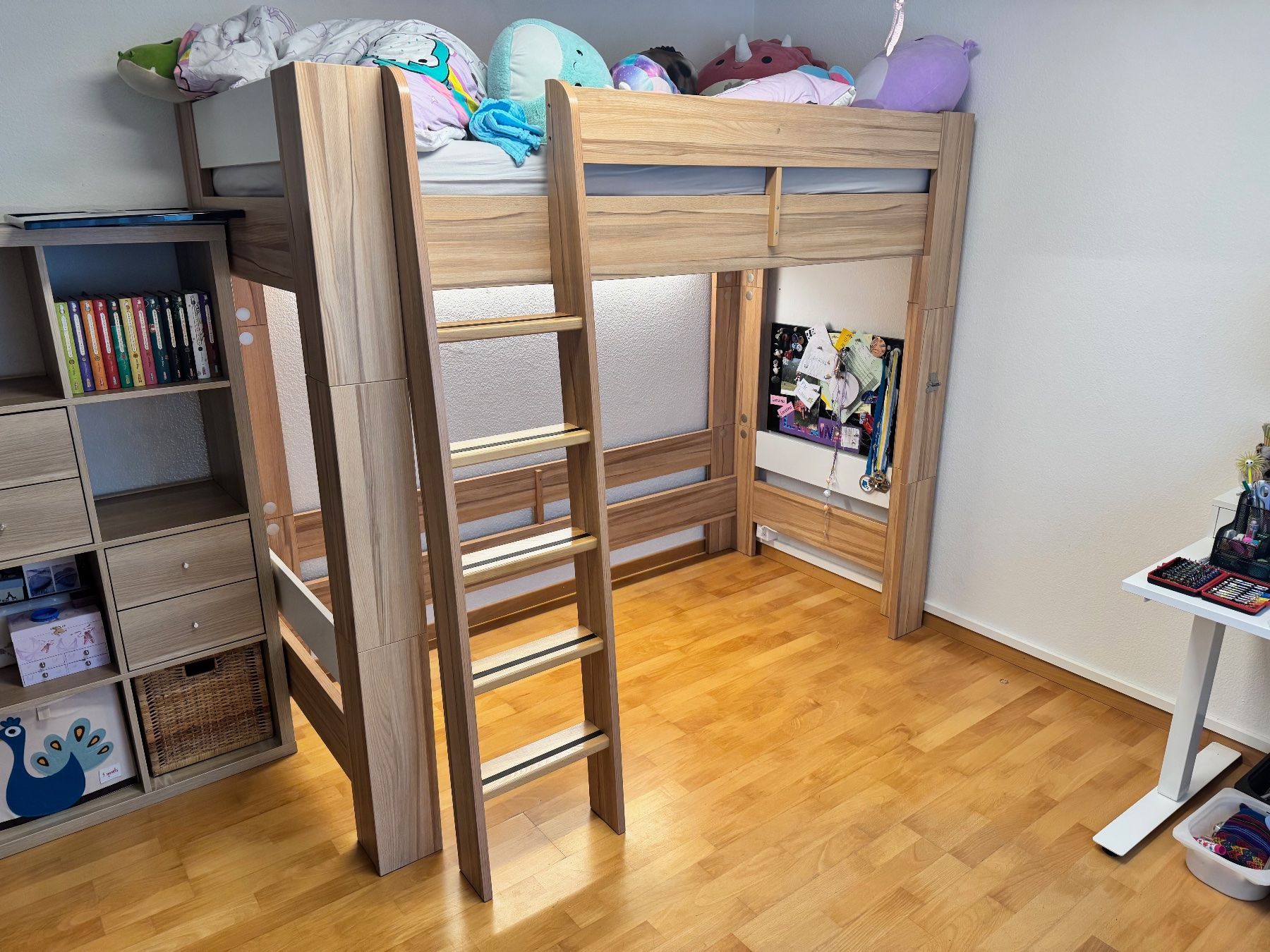 Hochbett aus Holz mit Leiter gebraucht supper Zustand (Gebraucht) in Dübendorf für CHF 125 – nur Abholung auf Ricardo kaufen