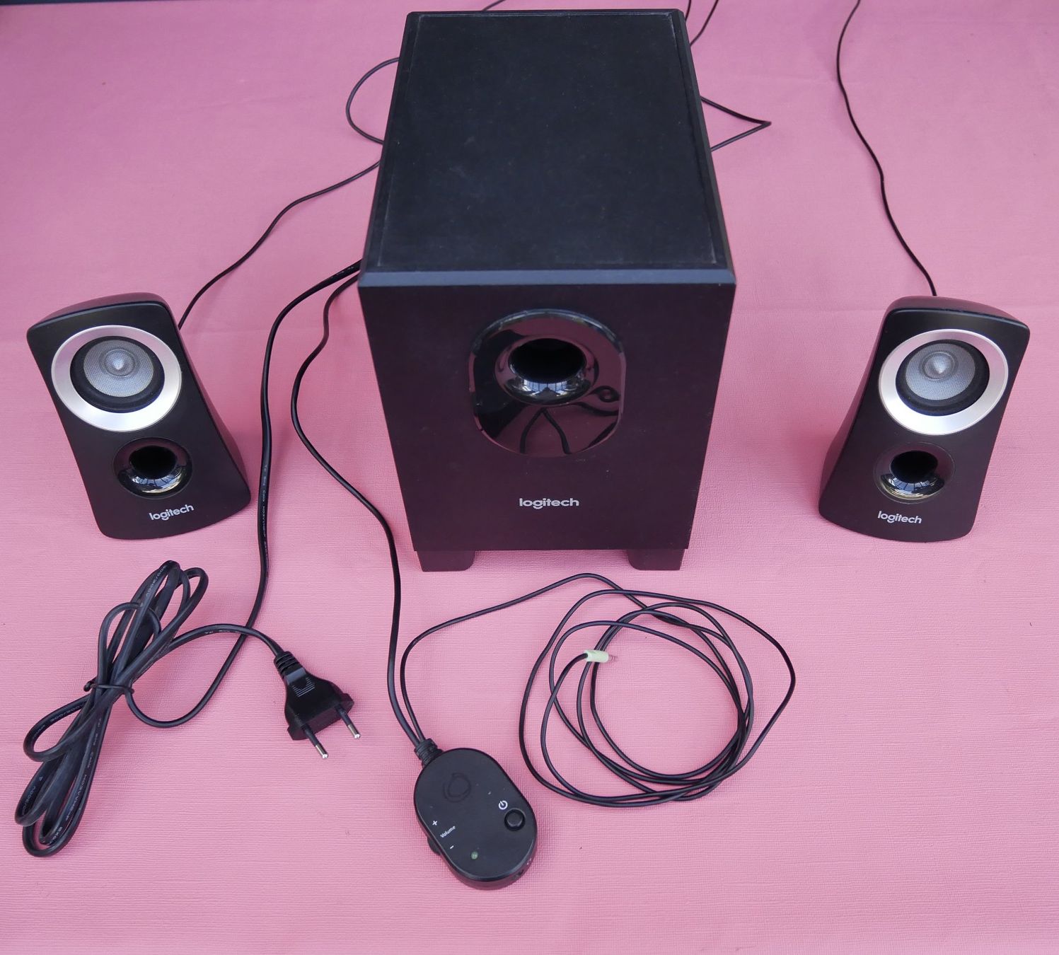 Logitech Casse acustiche: Lautsprecher-Set Logitech 2.1 System schwarz – Usato da Niederwangen BE venduto da Benny.7