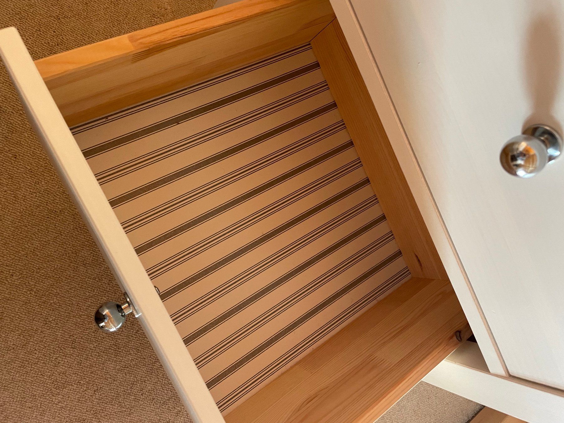 Ikea Comodini: Hemnes Nachttisch – Usato da Pontresina venduto da lov_g8d5 2