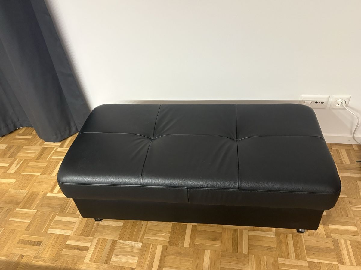 Hocker: Hocker für Sofa Schwarz Leder – Gebraucht aus Rothrist von o0schugi0o