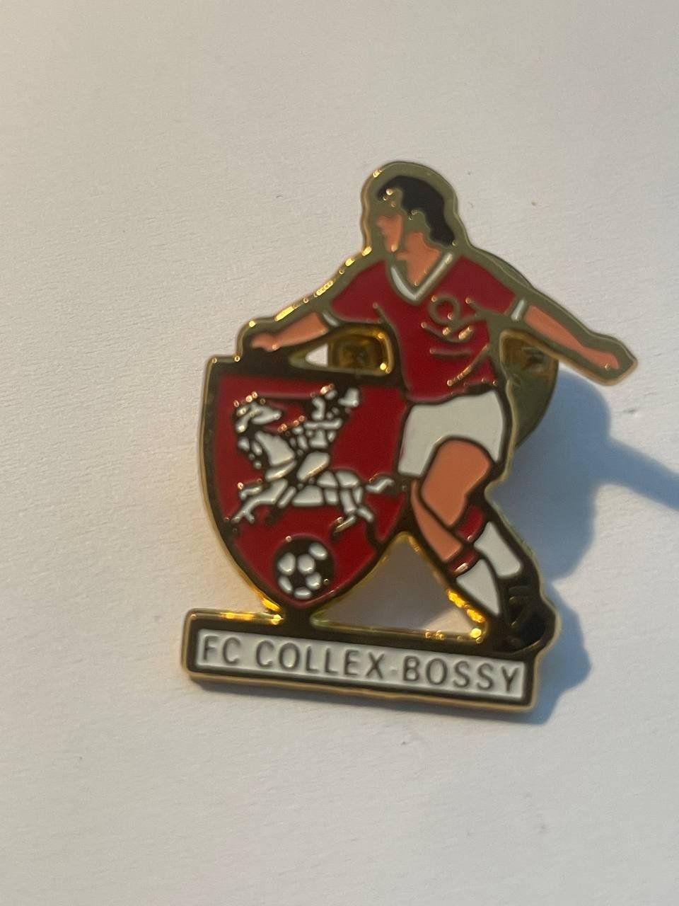 Placchette & Badge: 136. Pin - FC Collex Bossy – Usato da Luzern venduto da Irek 1