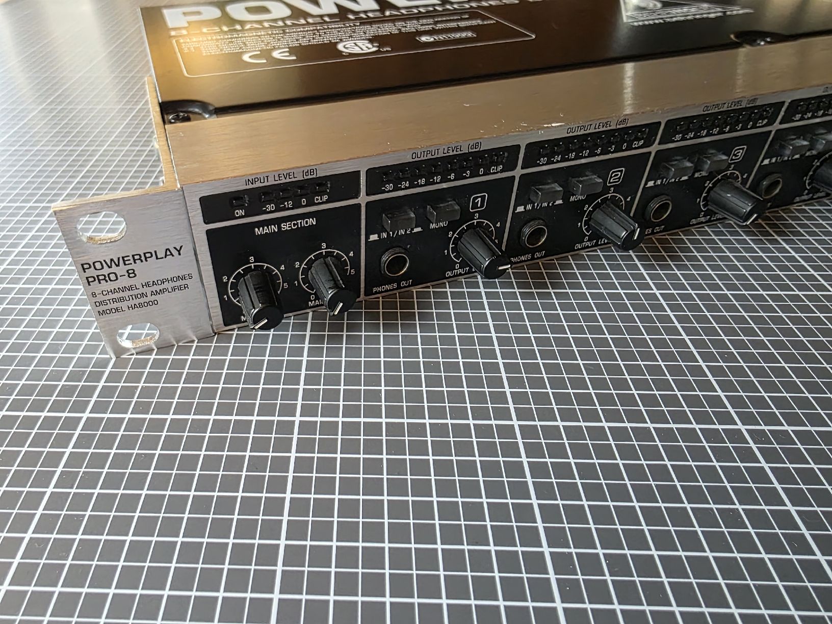 Behringer Amplificatori: Behringer Powerplay Pro 8 Kopfhörerverstärker – Usato da Uerzlikon venduto da Chalb0815 1