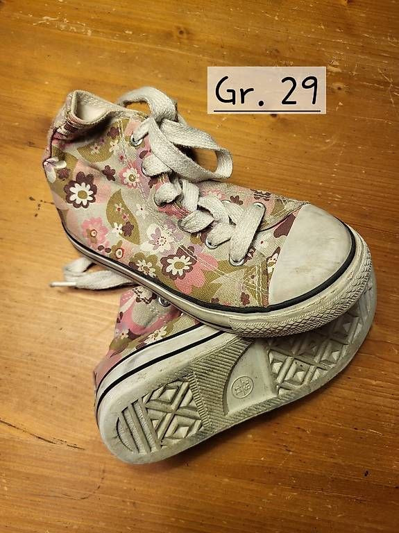 Schuhe für Mädchen: Turnschuhe, 29 – Gebraucht aus Zürich von deb_ft5r