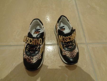 Moschino neue Traum Sneakers, 27 NP 310 Fr