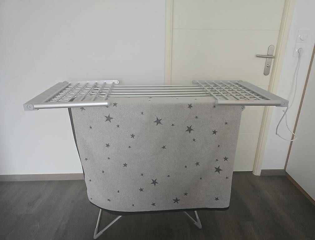 Séchoirs à linge: Étendoir à linge électrique – D'occasion à Vernier par man_q5d6 2