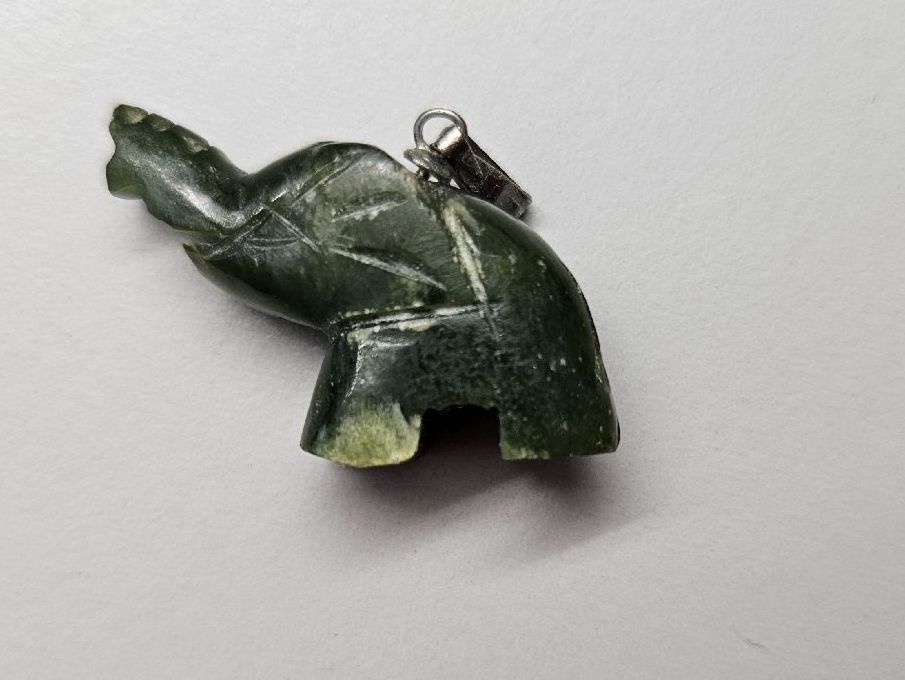 Ciondoli: Elefant Anhänger Jade  Handarbeit Glücksbringer – Usato da Urdorf venduto da Colina 2