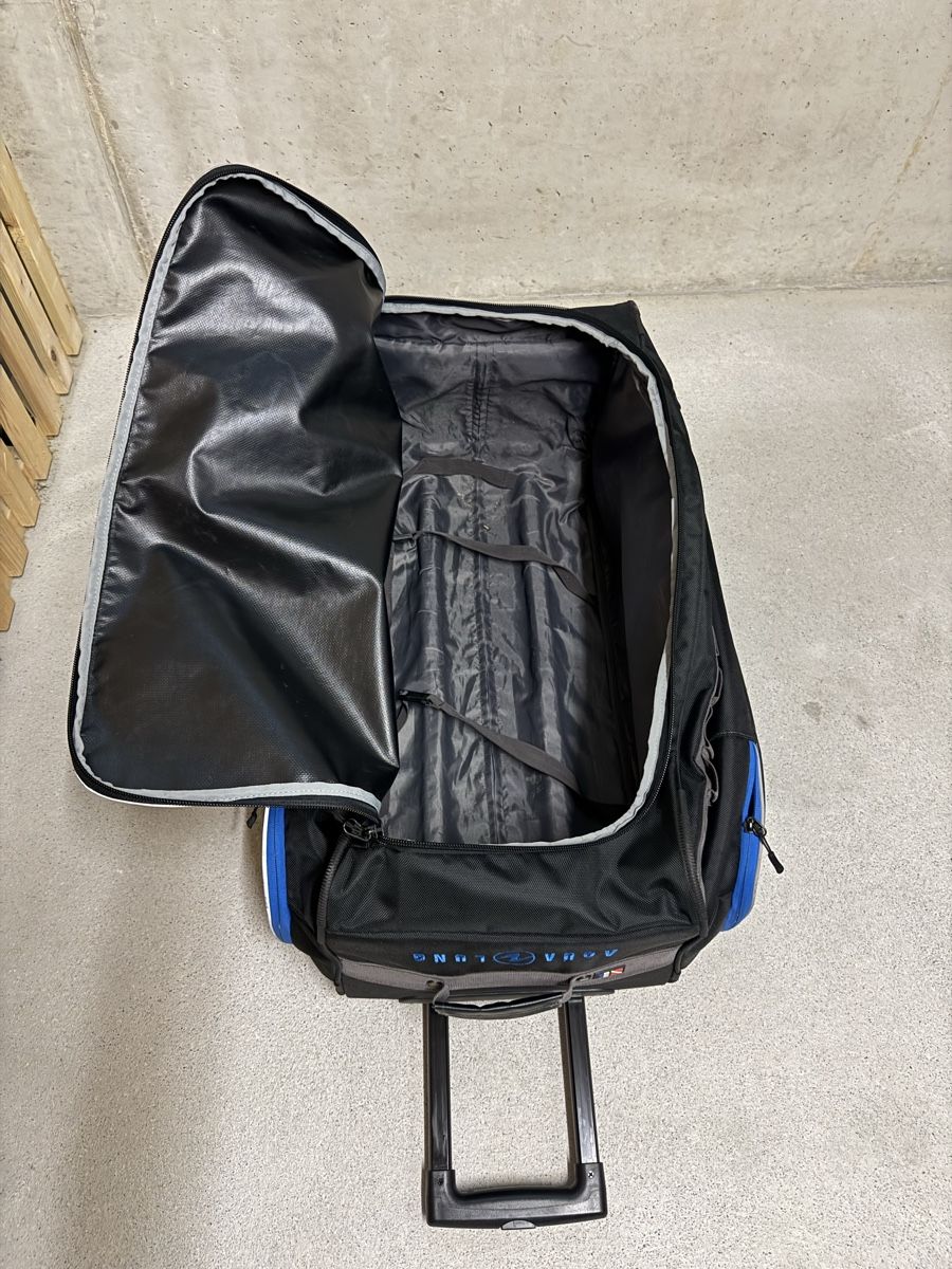 Valigie: Tauchtasche Aqualung mit Rollen und Griff – Usato da Schmerikon venduto da Scuba95 1