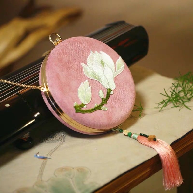 Sacs femmes: Besticktes Tasche – Neuf avec emballage d'origine à Sarnen par catnini 1