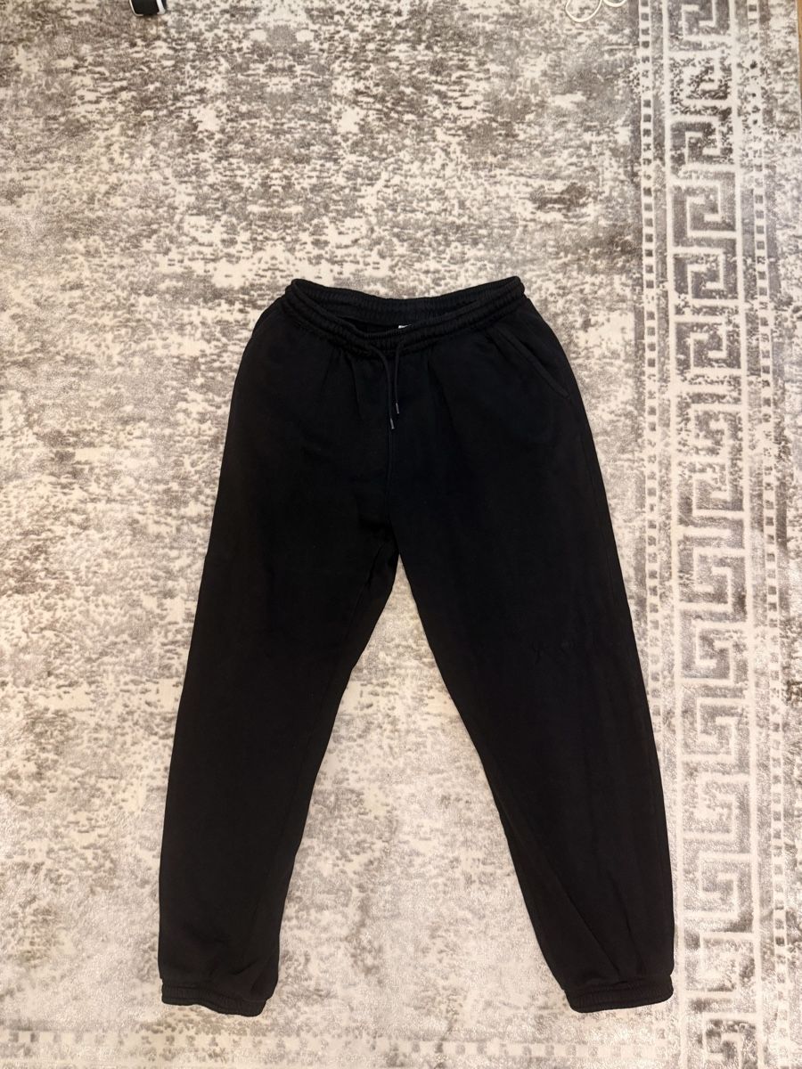 Weekday Pantalons: Weekday Jogginghose  – D'occasion à Näfels par sellmemoric