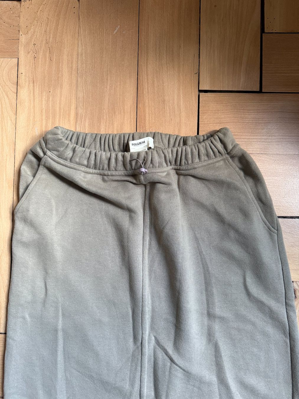 Gonne: PULL&BEAR - Sweatrock khaki M – Usato da Zürich venduto da Diazaio 1