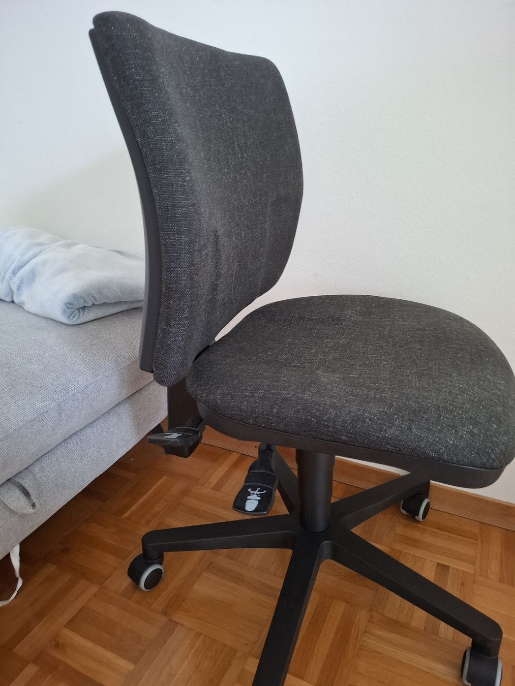 Sedie: Bürostuhl Stoff grau gut erhalten – Usato da Zürich venduto da cor_7yj5