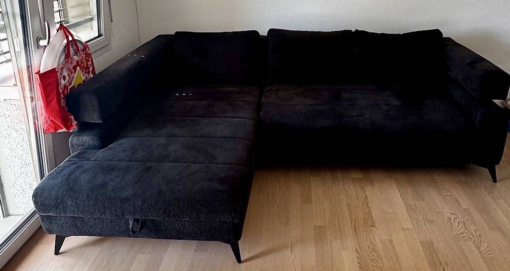 Sofas: HOMIN Ecksofa Schwarz Chenille  neuwertig – Gebraucht aus Spreitenbach von god_7c5d