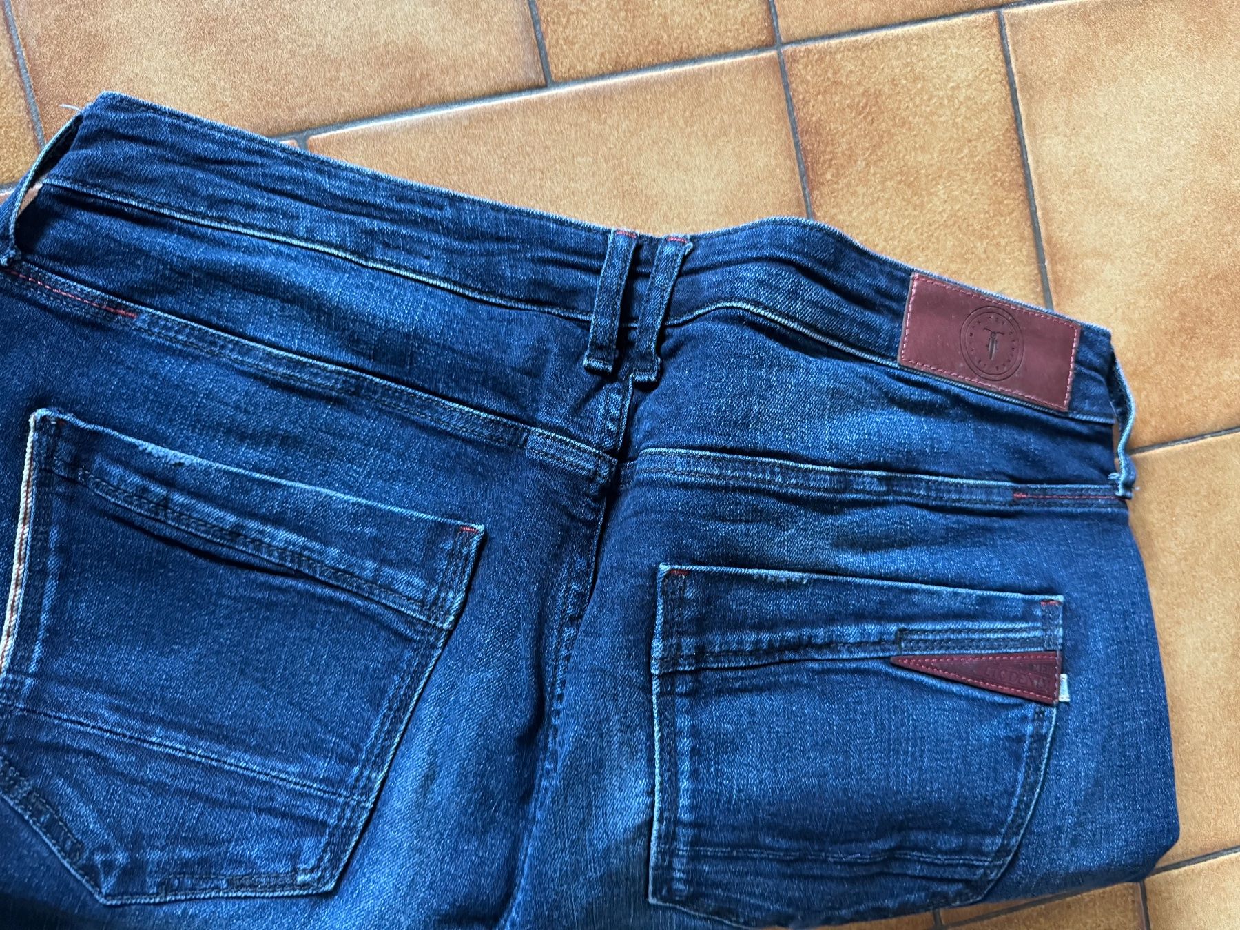 Jeans: Jean homme Taille 38 pose à plas 50 cm – Usato da Veyrier venduto da Kimedovapa_1 2