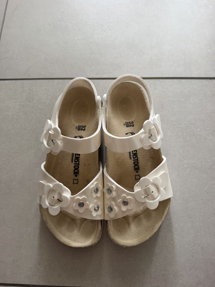 Birkenstock Chaussures filles: Birkenstock Sandale – D'occasion à Thun par piguni