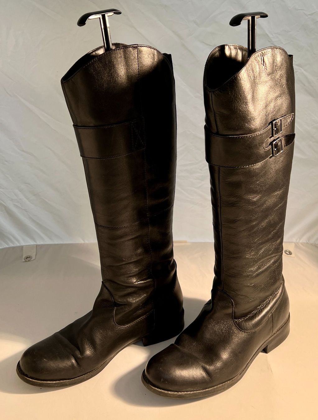 Scarpe da donna: Lederstiefel mit Schnalle & Stiefelspanner – Usato da Zürich venduto da Drahtzug 1