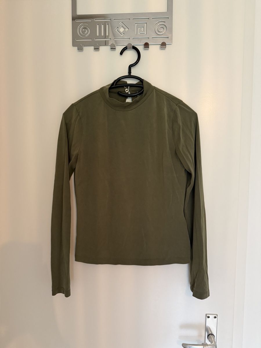 Na-kd Pullover & Sweatshirts: Nakd Shirt Longsleeve  – Gebraucht aus Luzern von AlinaParche