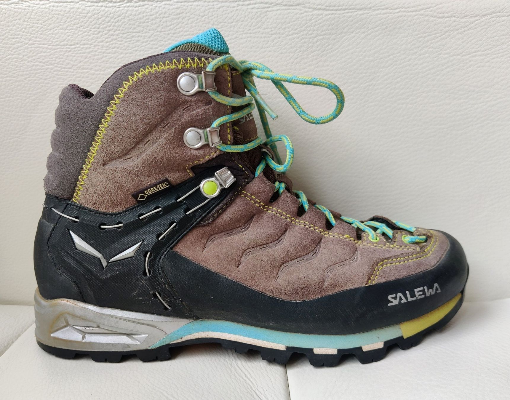 Salewa Scarpe da donna: SALEWA Damen Bergwanderschuhe Trekkingschuhe / Gr. 37 – Usato da Lachen SZ venduto da PizBuin35