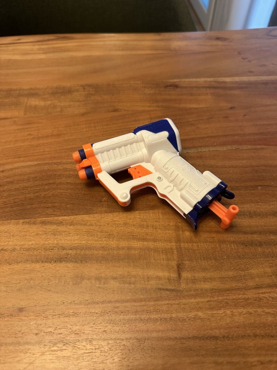 Nerf Giocattoli: Nerf Gun + 3 shots – Nuovo (secondo la descrizione) da Bern venduto da tradeforpeace 1