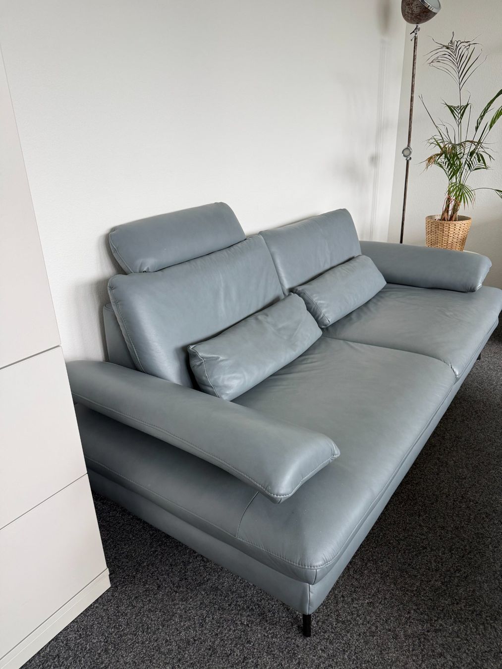 Sofas: Leder Sofa ausziehbar mit Motor 2023 – Gebraucht aus Baar von spanac87 1