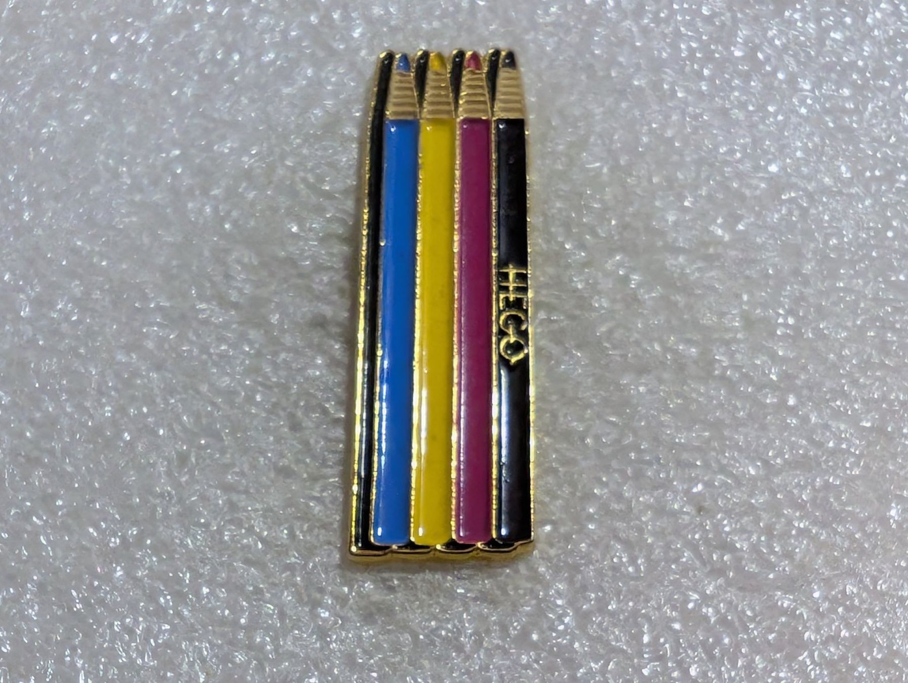 Placchette & Badge: Ansteckpin 202: Hego Farbstifte – Usato da Oppligen venduto da Pin-Fall-Shop