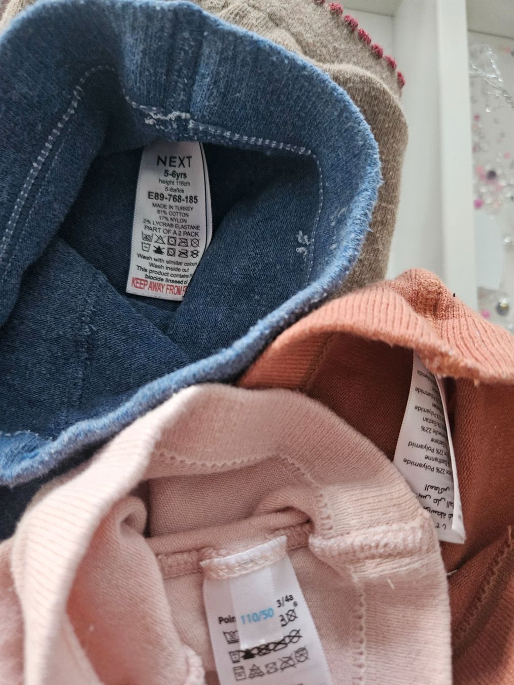 Lotti & Set di vestiti: 4 Paar Kinderstrumpfhosen gemischt – Usato da Unterägeri venduto da Sleepbear 3