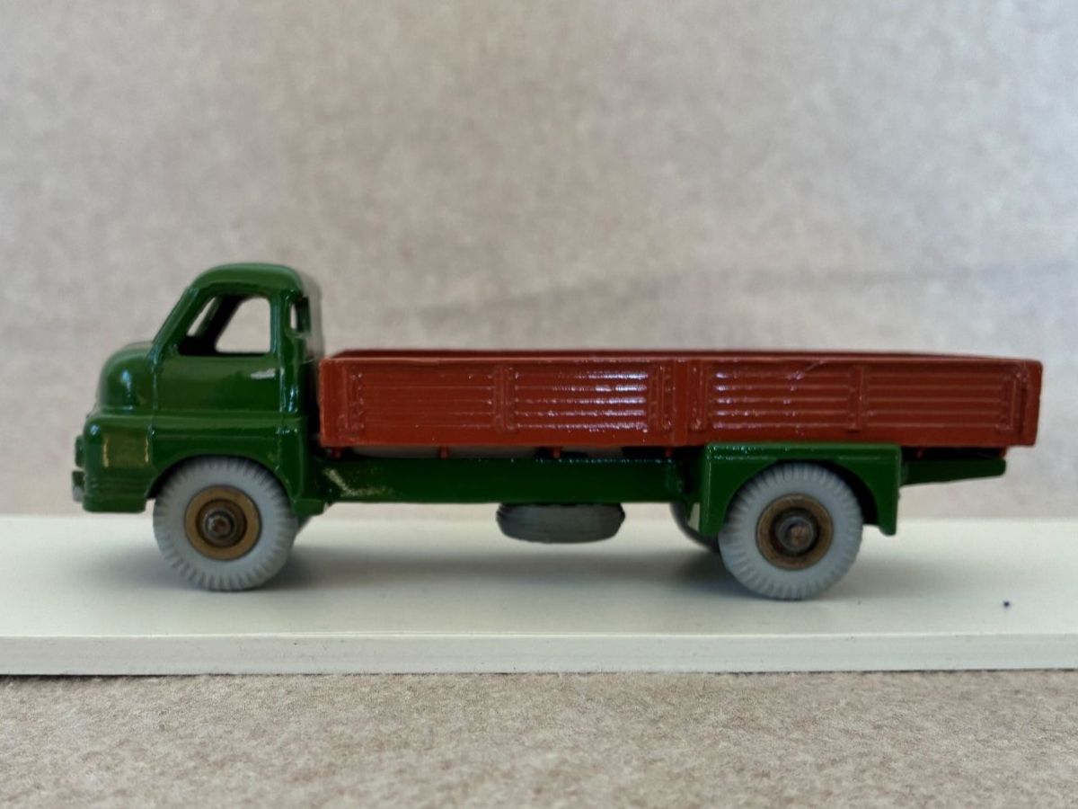 Dinky Toys Modellini d'auto: Dinky Bedford Truck – Usato da Gümmenen venduto da Supererland 1