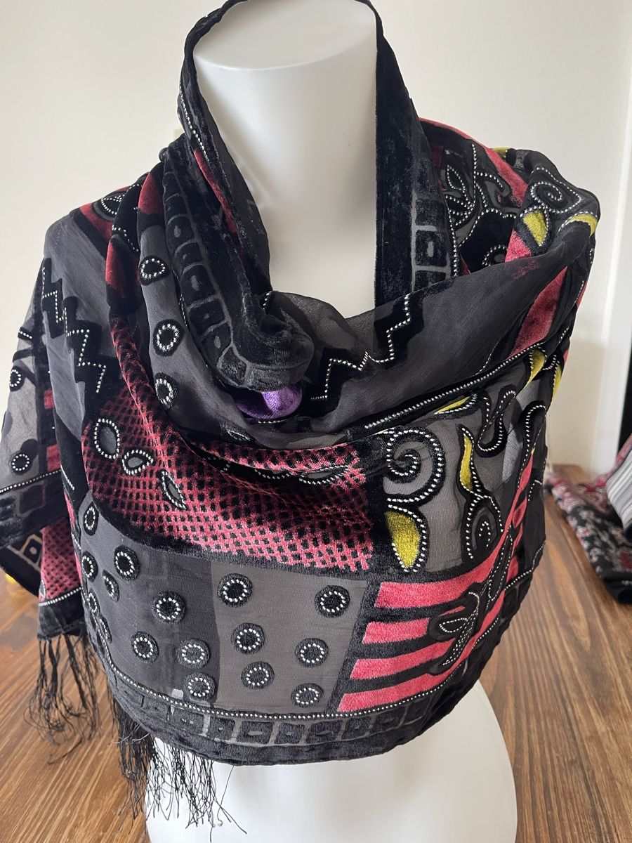 Foulard & Sciarpe: Écharpe longue multicolore soie / viscose comme neuve – Nuovo (secondo la descrizione) da Kloten venduto da Vermicelles