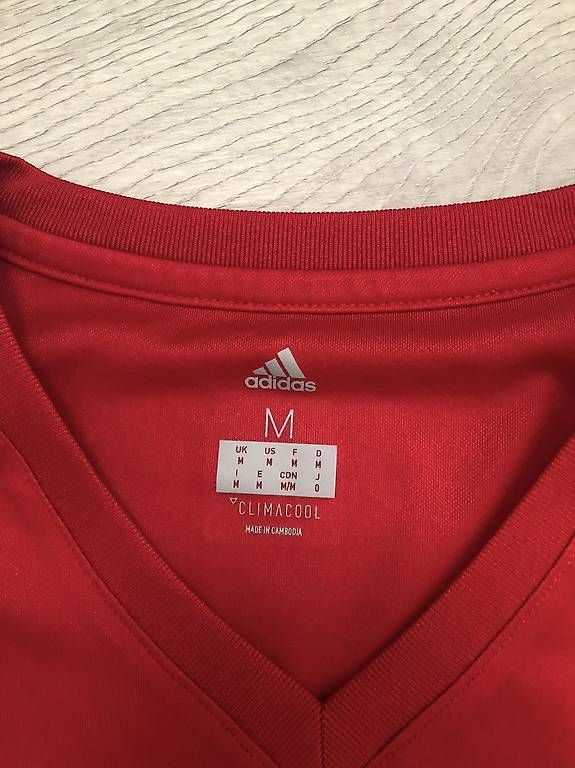 Nike Kleiderpakete: Trainingsanzug FC Augsburg Herren – Gebraucht aus Wetzikon ZH von Andrea02071985 2