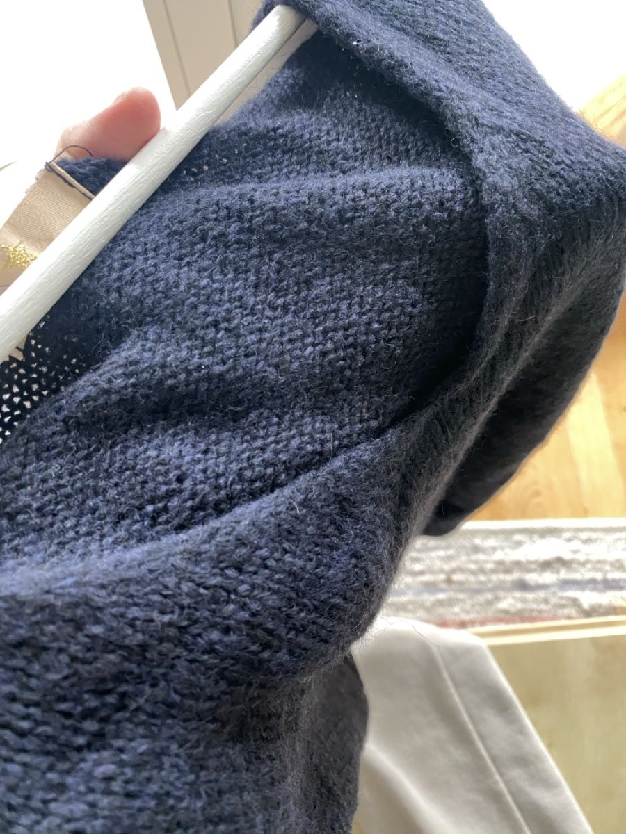 Maglioni & Felpe: Weicher Pullover mit V-Ausschnitt, Dunkelblau, Gr. M – Usato da Muensingen venduto da drleevsy 1
