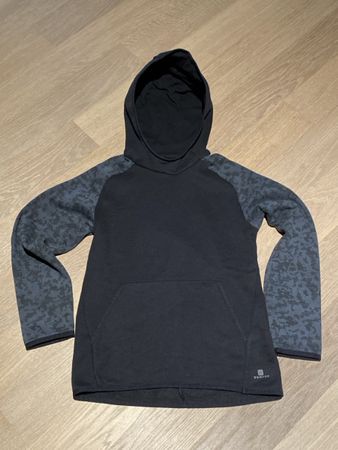 Schöner Pulli Gr. 128/134