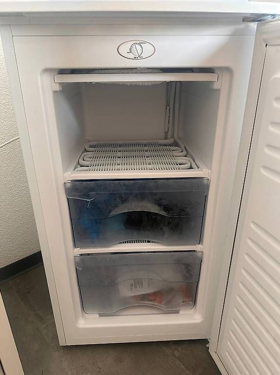 Congélateurs: Tiefkühlschrank  – D'occasion à Diepoldsau par sim_8mcg 2