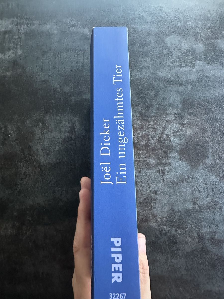 Libri: Joël Dicker / Ein ungezähmtes Tier – Usato da Utzigen venduto da Lavendel1975 2