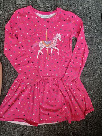 Kleid mit Pferd Gr 140