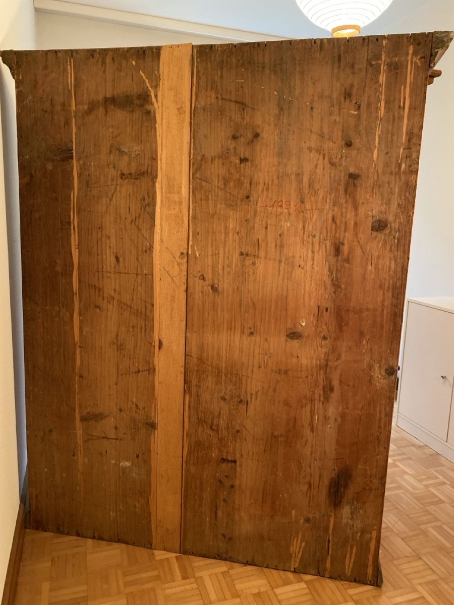 Armadi: Schrank – Usato da Luzern venduto da Gustav-33 1