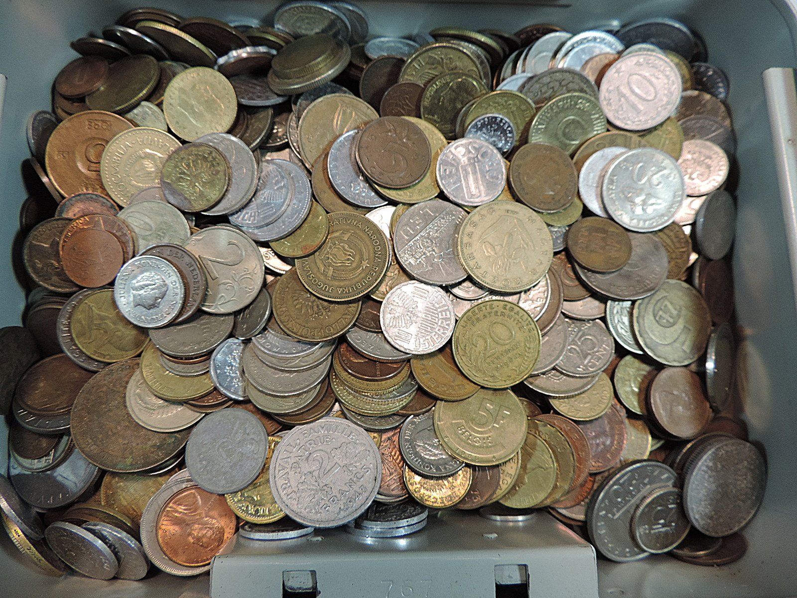 Toutes les monnaies: ca. 2 Kilo Münzen aus aller Welt – D'occasion à Duggingen par doogbua 1