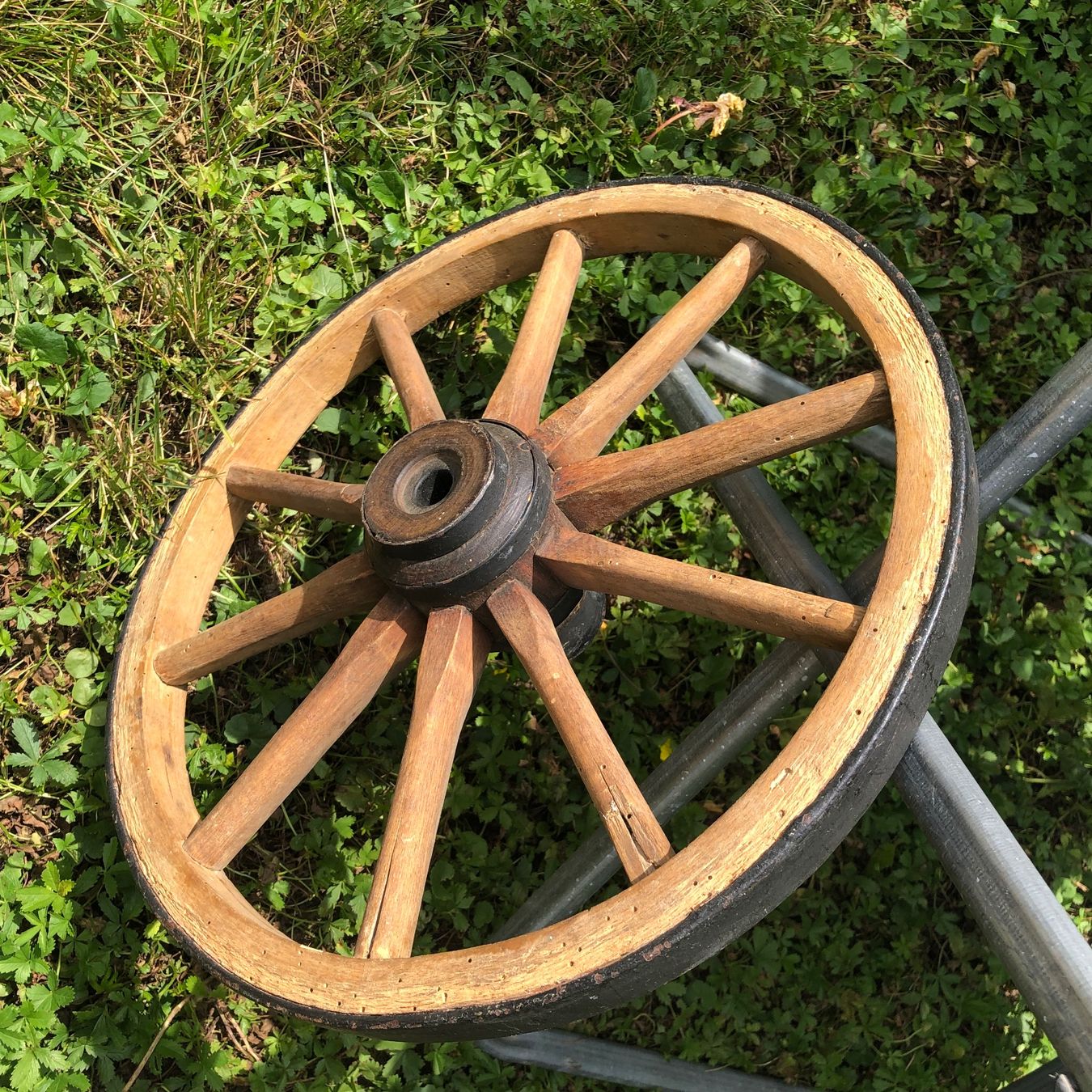 Tutte le decorazioni: 3er Set Vintage Wagenräder – Usato da Zürich venduto da swinguin 2