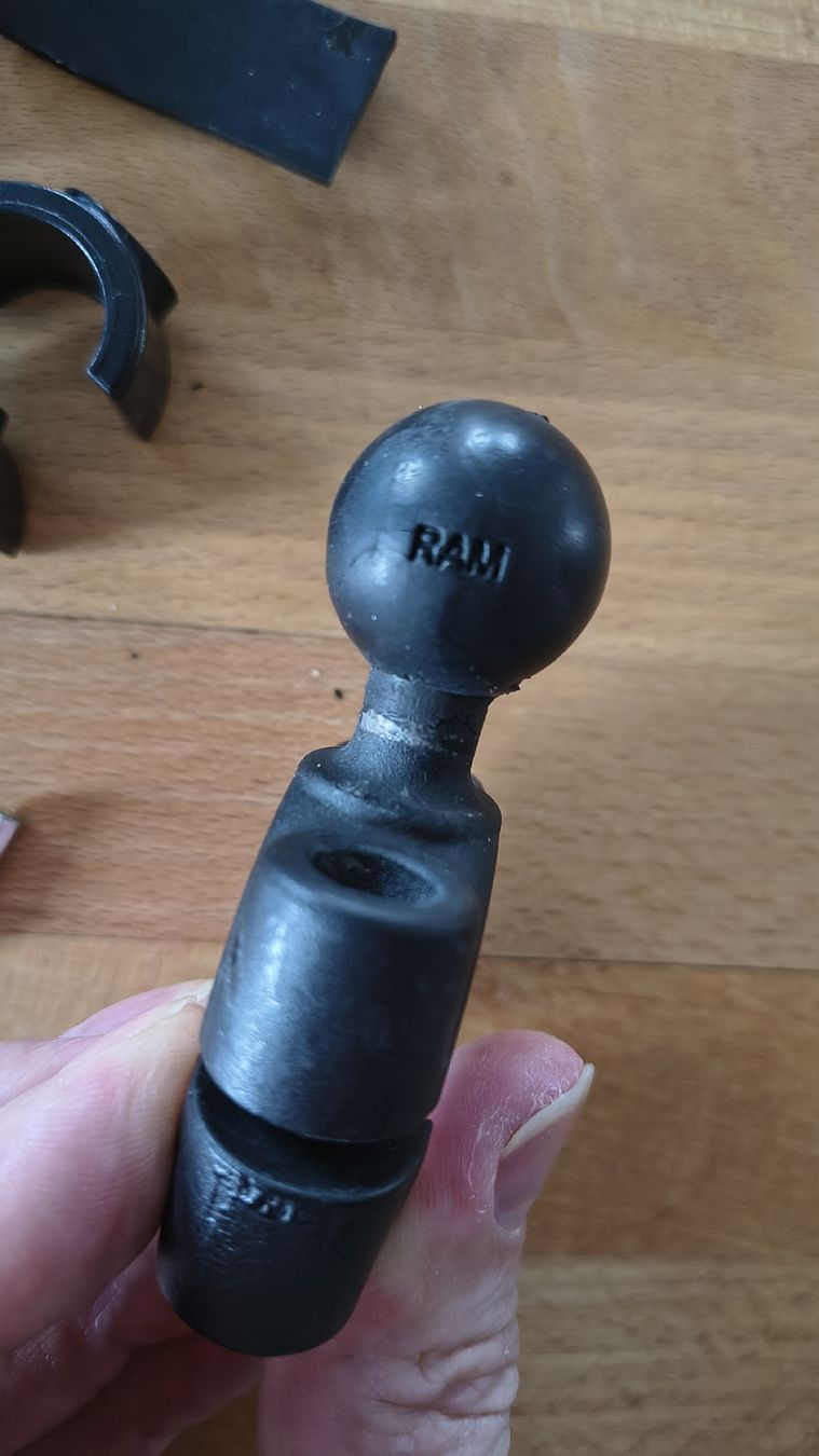 Supporti a parete: RAM Mounts Lenkerklemme – Usato da Dietikon venduto da Bobbyboa 1