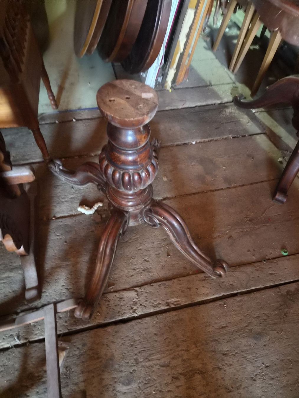 Tables: lot de 4 dessus de table ancienne et de 2 pieds de table  – Défectueux à Farvagny-le-Grand par CollectibleWatches 2