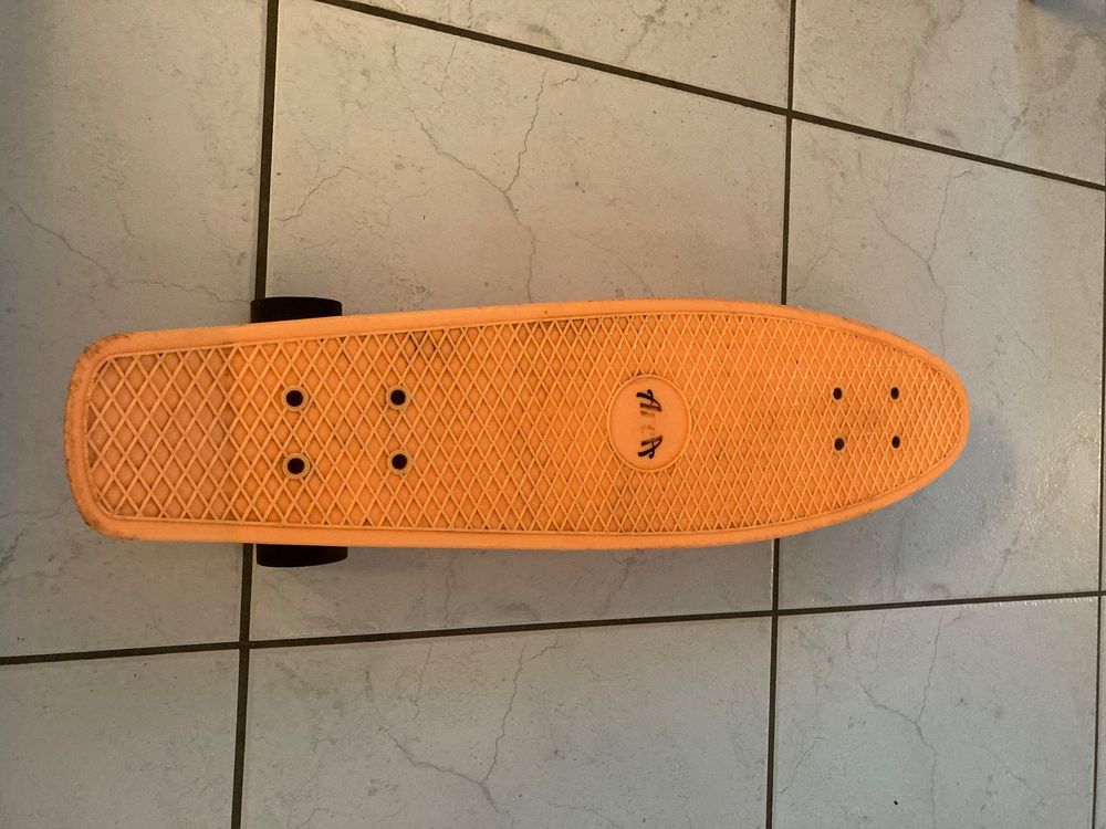 Longboard, Skateboard, Rollbrett (Gebraucht) in Trimbach für CHF 9
