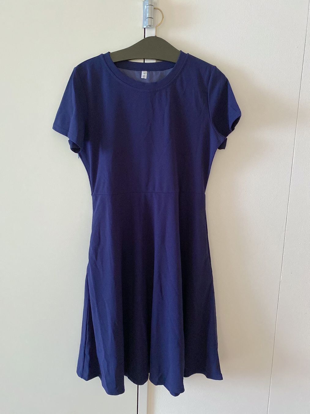 Shein Vestiti: Marineblaues Etui kleid – Nuovo (secondo la descrizione) da Luzern venduto da Sommer_26 3