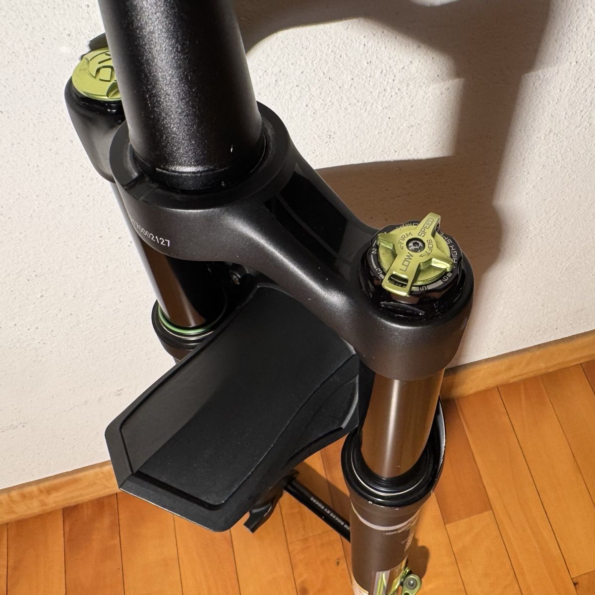 Pezzi di ricambio: DVO Diamond 110 Boost Fork – Usato da Embrach venduto da whi_j7l9 6