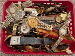 Lot Uhren 2.5 kg, >60 Uhren: Tissot, Certina swiss made